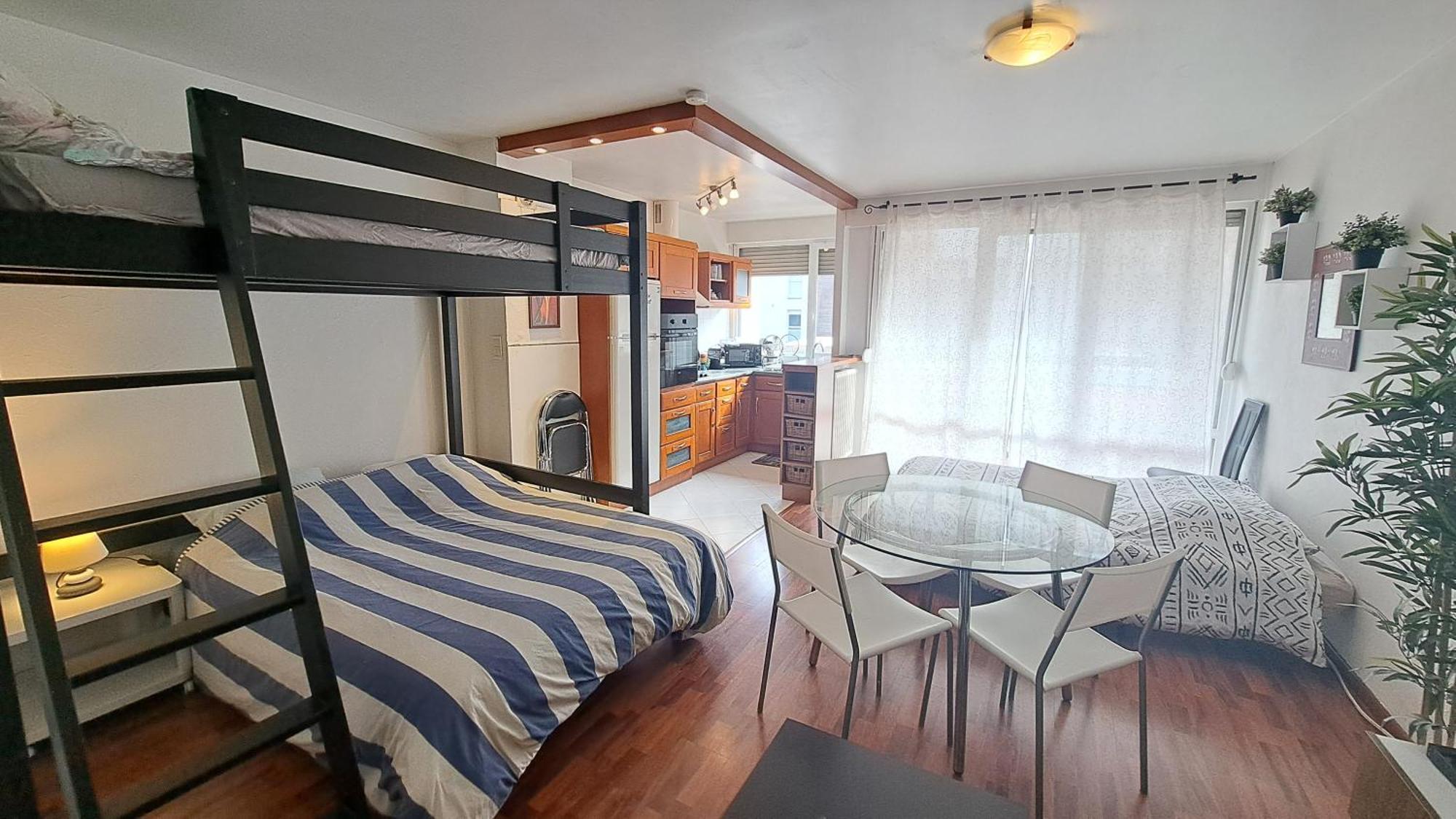 Studio Cosy 33 M² Limite Lyon. Parking Privatif. Bron Extérieur photo